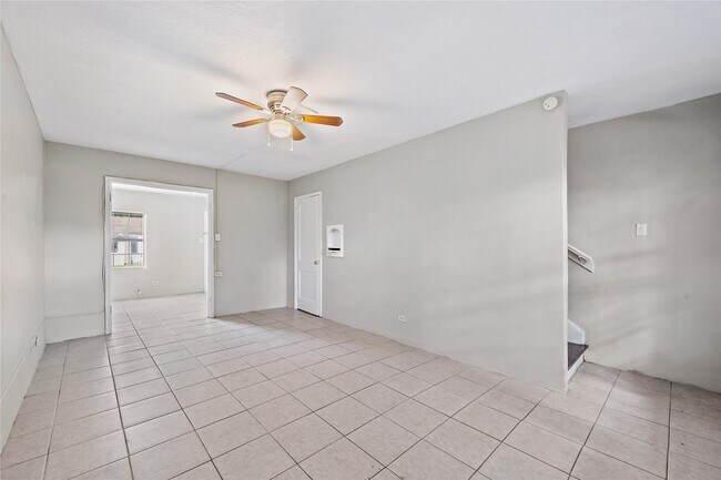 Building Photo - 806 3rd Ave N