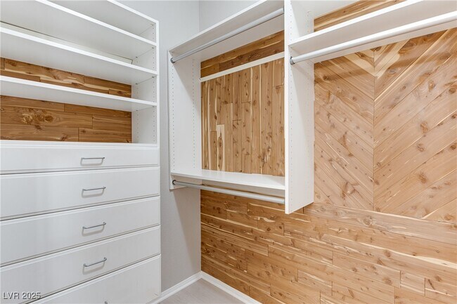 Building Photo - 1221 Sonatina Dr