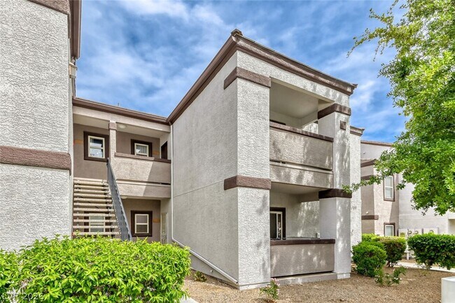 Building Photo - 7255 W Sunset Rd