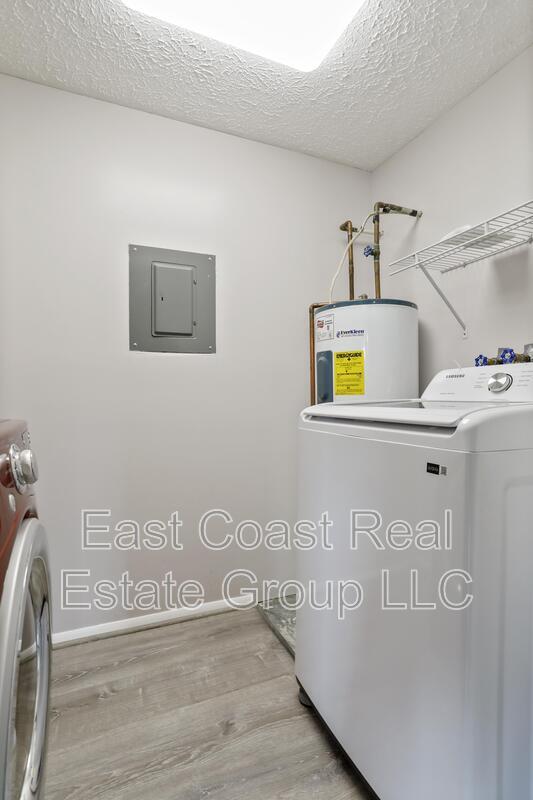 Building Photo - 993 Heather Ridge Dr