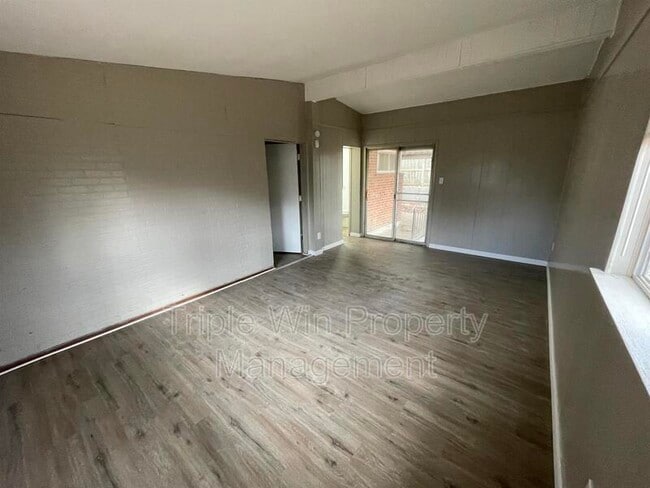 Building Photo - 8322 Sagewood Ln