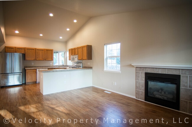 Building Photo - Elkhorn Estates home in SW Bend - pet frie...
