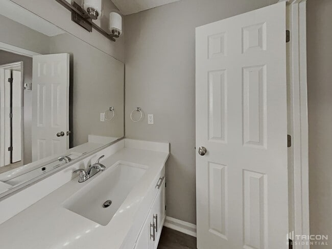 Building Photo - 146 Pinewinds Dr