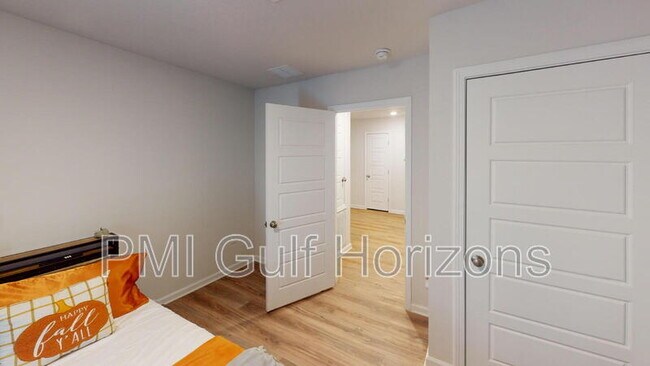 Building Photo - 6347 Burrow Ln