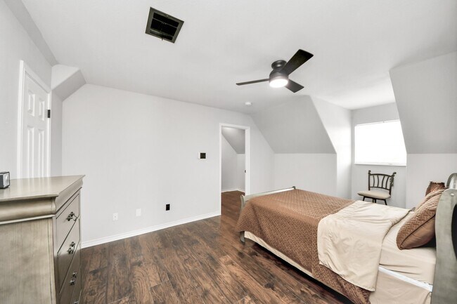 Building Photo - 1603 Dove Run