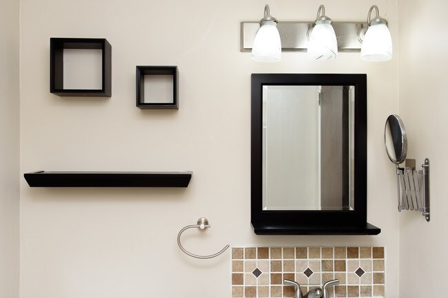 Building Photo - 280 Bridgewater Rd