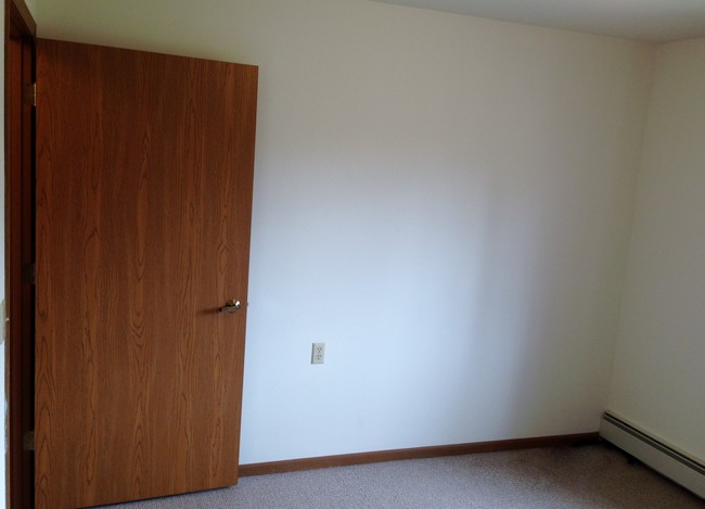 Building Photo - Highland View Apartments