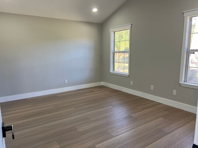 Building Photo - Remodeled Home with Excellent Location and...