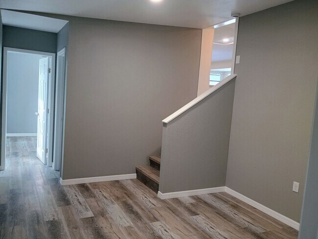 Building Photo - Updated 3 bedroom 2 bath Home for rent