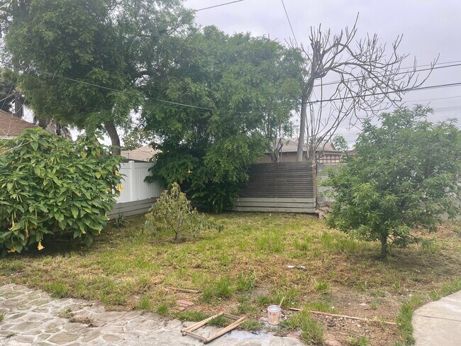 Building Photo - 11143 Ruthelen St