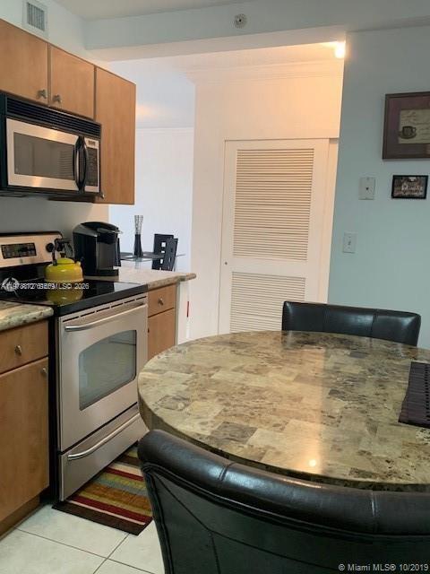 Building Photo - 401 69th St