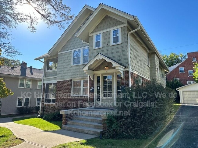 Building Photo - 207 W 51 Terrace