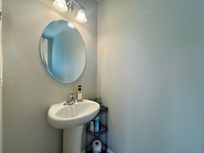 Building Photo - Refined Living in Lake Stevens | 3 Bedroom...