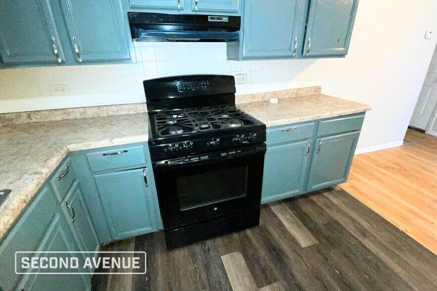 Building Photo - 11610 S Elizabeth St