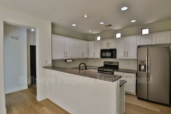Building Photo - 2863 S Arroyo Ln
