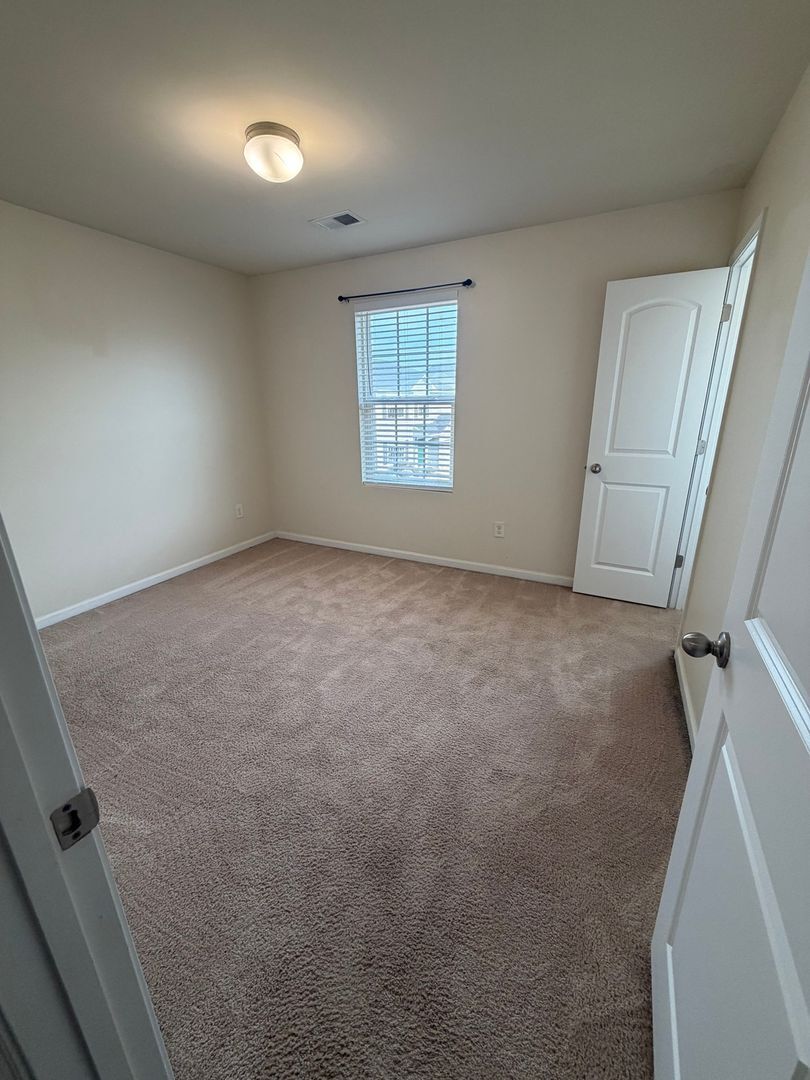 Building Photo - 26 Jones Creek Cir