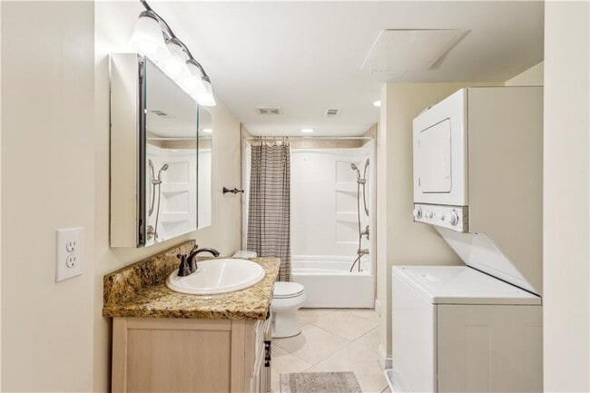 Building Photo - 3292 Ferncliff Pl NE