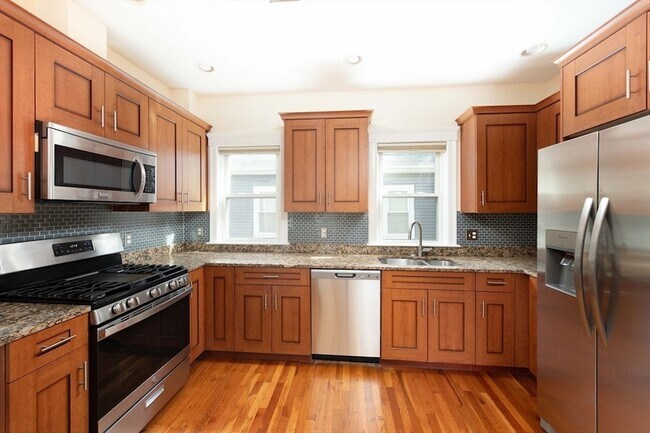 Building Photo - 148 Albion St