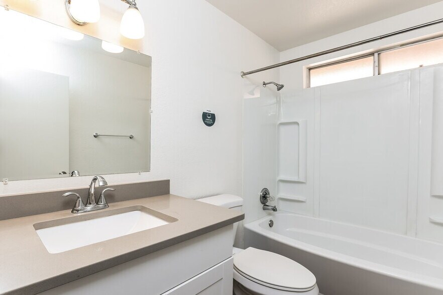 Building Photo - 4124 N 106th Ave