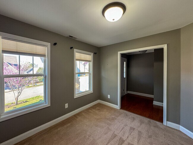 Building Photo - Lovely 3 Bed 2.5 Bath Home in Fayetteville