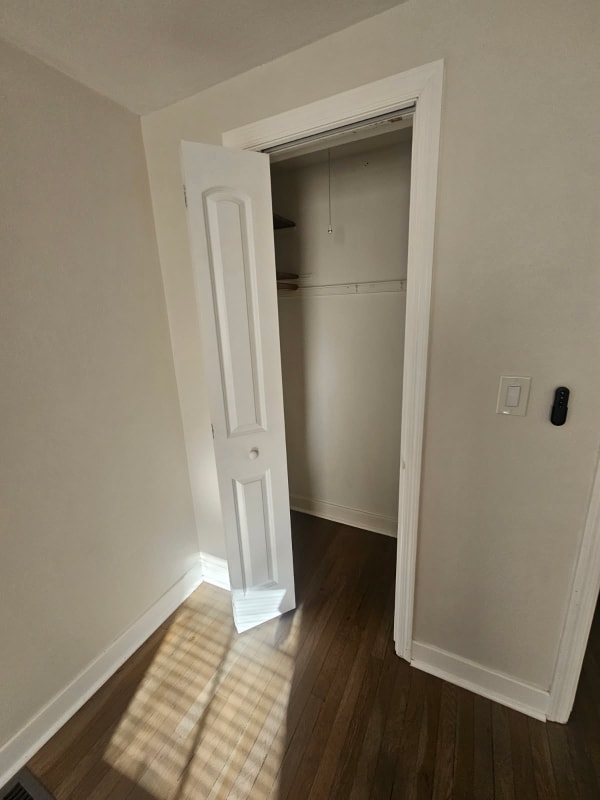 Building Photo - 8140 Meadow Ln