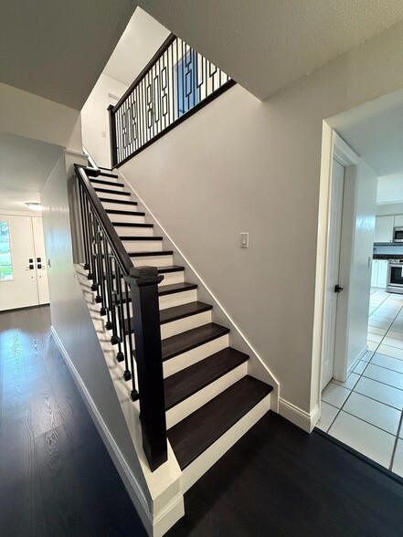 Building Photo - 8004 Beltrees Ct