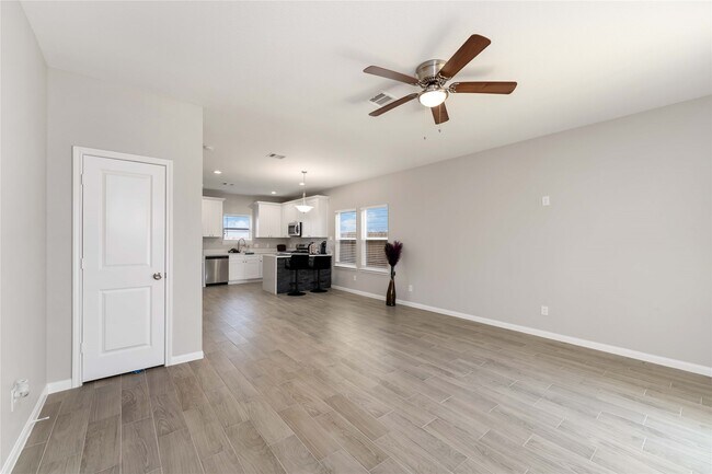 Building Photo - 9711 Beckley St