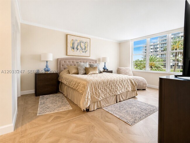 Building Photo - 5700 Collins Ave