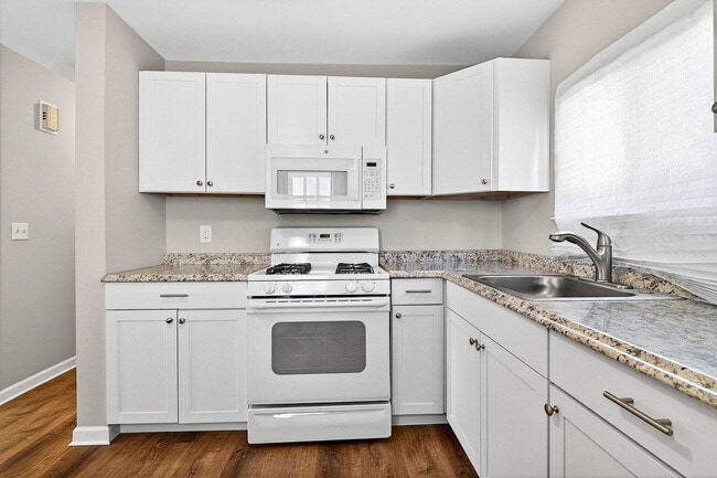 Building Photo - 24 Steinhardt Ave