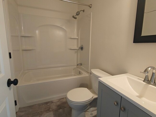 Building Photo - 66 Highwood Dr