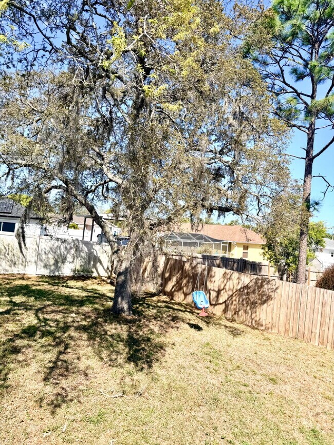 Building Photo - Large two Bedroom, 2 Bathroom, 2 Car Garage Home For Rent. *** Rent includes Water, Internet, and...