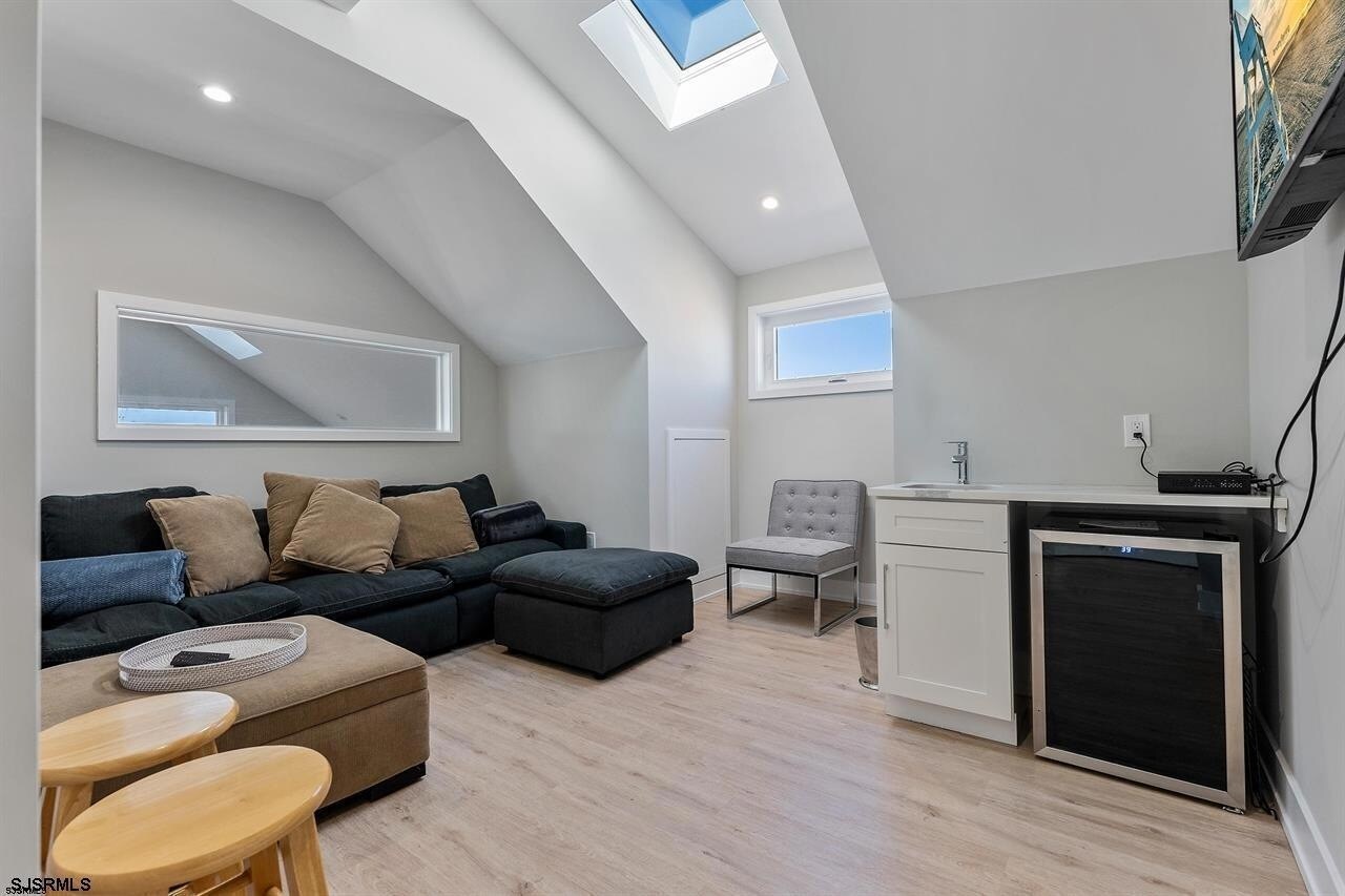 Building Photo - 21 N Wyoming Ave