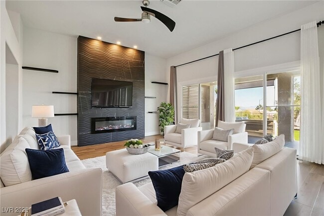 Building Photo - 2504 Youngdale Dr