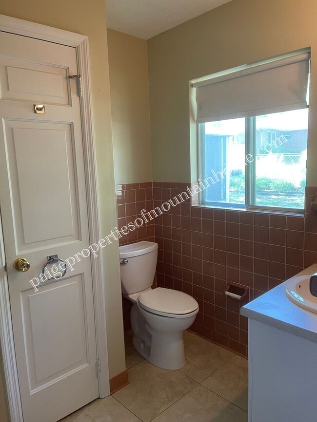 Building Photo - RANCH STYLE HOME