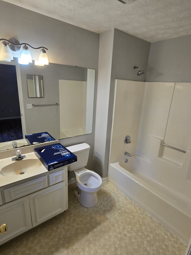 Building Photo - 448 Floyd Cir