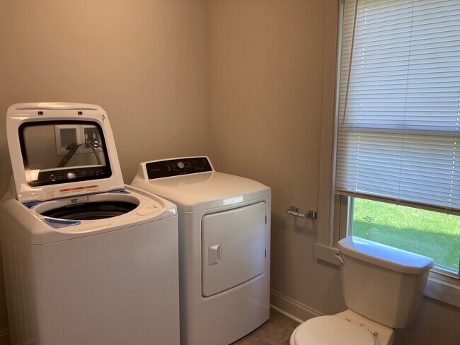 Laundry units - 136 Fruitville Pike