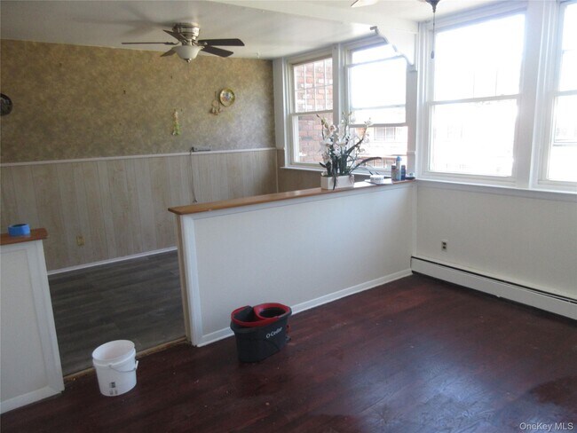 Building Photo - 108 Coolidge St