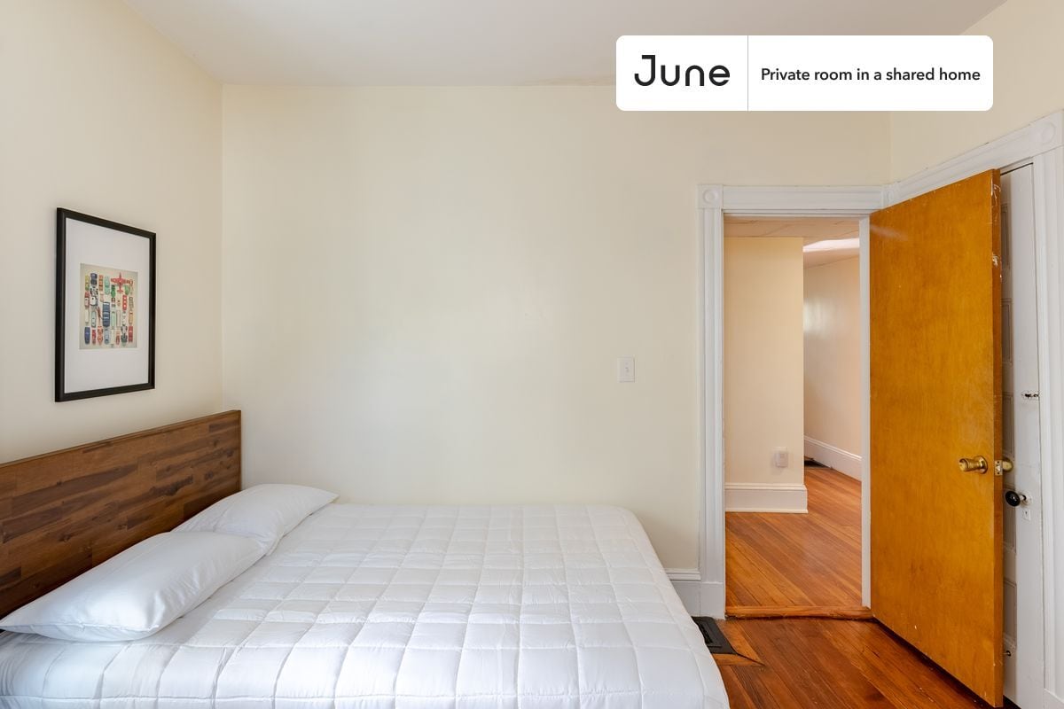 Building Photo - Room in Shared 4 bed/1 bath home in Somerville