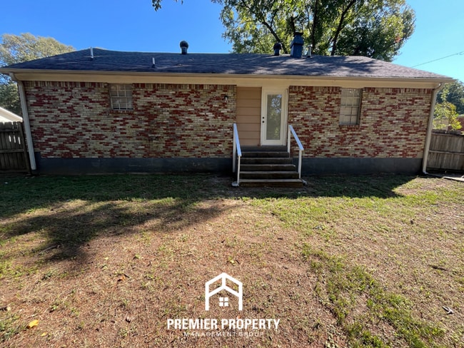 Building Photo - 3821 Oak Lake Ln
