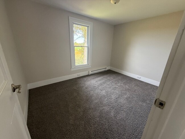 Building Photo - Amazing Remodeled Farm Home