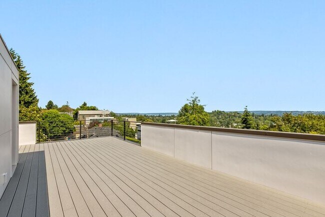 Building Photo - Stunning Ultra-Modern Capitol Hill View Home with Air Conditioning