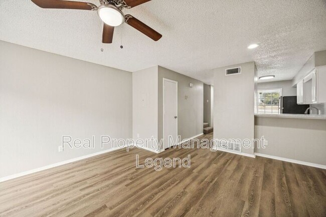 Building Photo - 8109 Silver Creek Rd