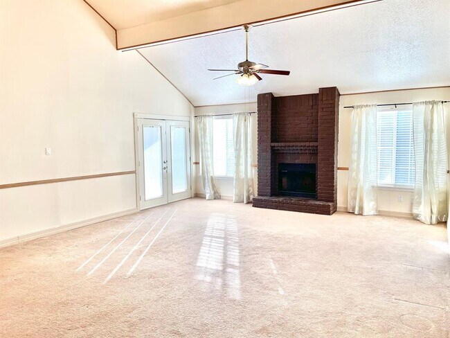 Building Photo - 3258 Meadway Dr