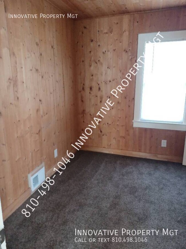 Building Photo - Beautifully updated 3 bed 1 bath! Carman-A...