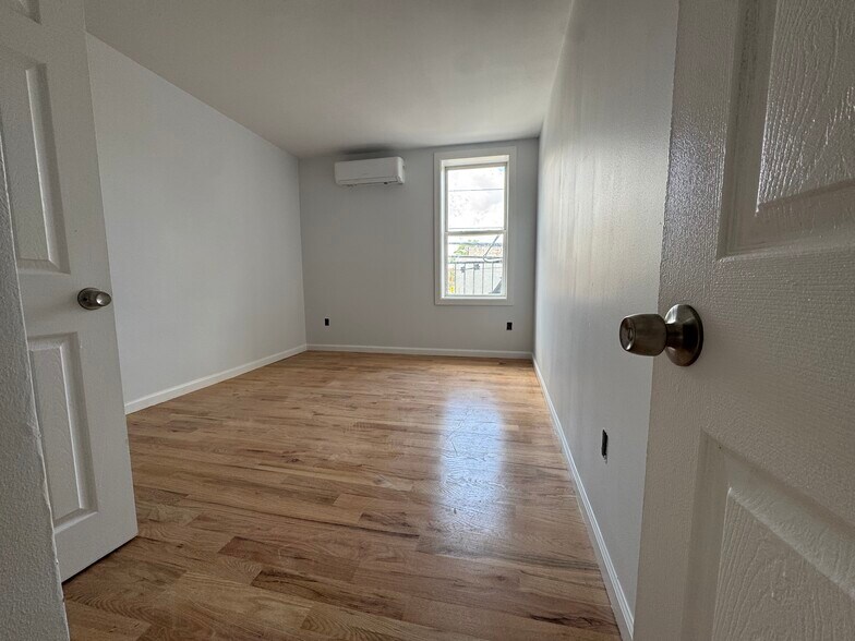 122 Stevens Ave 3 - 130 Stevens Ave