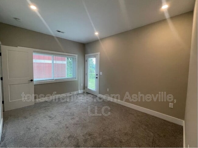 Building Photo - 77 East St