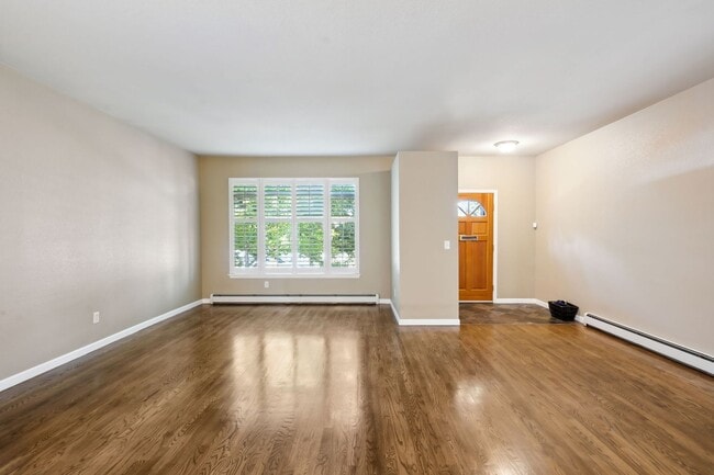 Building Photo - Spacious 3BD, 3.5BA Platt Park Home with Finished Basement and 2-Car Garage