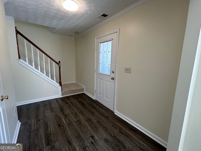 Building Photo - 4800 Streamside Dr