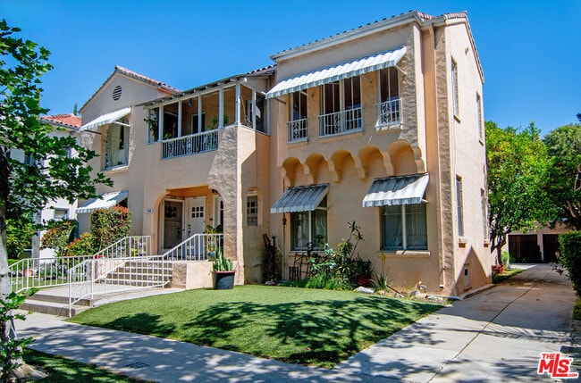 Building Photo - 170 1/2 S Sycamore Ave