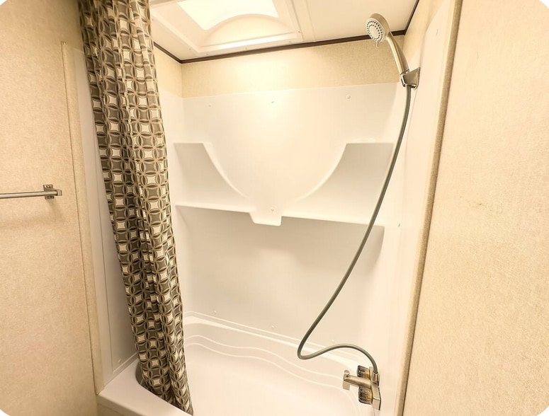 Building Photo - 414 Phippen Waiters Rd